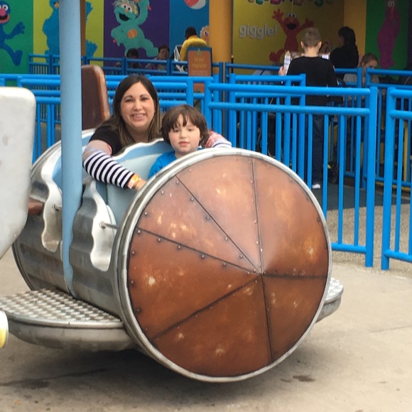 Meet your Posher, Lisa - Picture 4 of 4